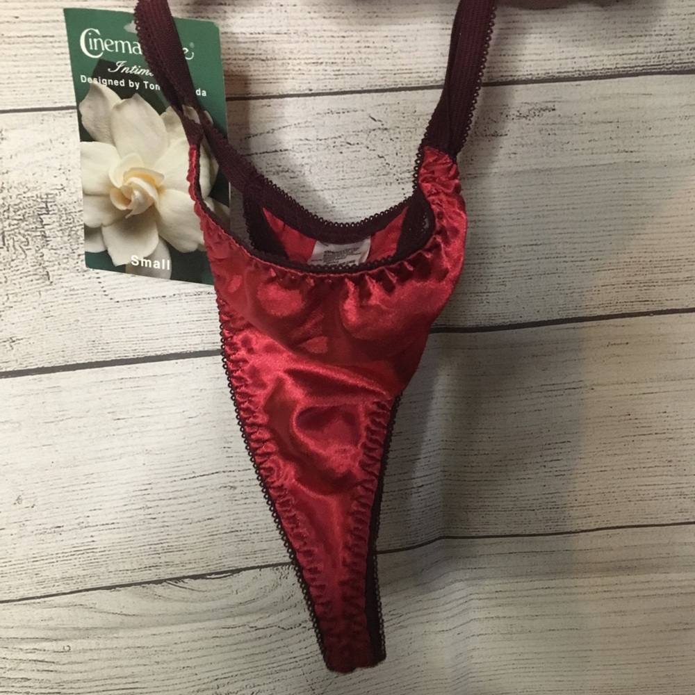 Cinema Etoile Lingerie - Picture 3 of 3